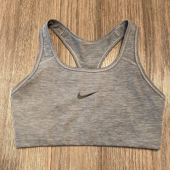 Nike Swoosh 2.0 Sports Bra. NWOT Gray Women’s Size Medium. - Picture 2 of 5